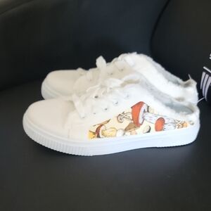 White Mushroom Shoes Womens 8, Nwt